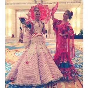 Imagen de instagram @mlalaguna luciendo sus trajes tipicos Miss Venezuela Mundo Anyela Galante y Miss España Mundo Mireia Lalaguna
