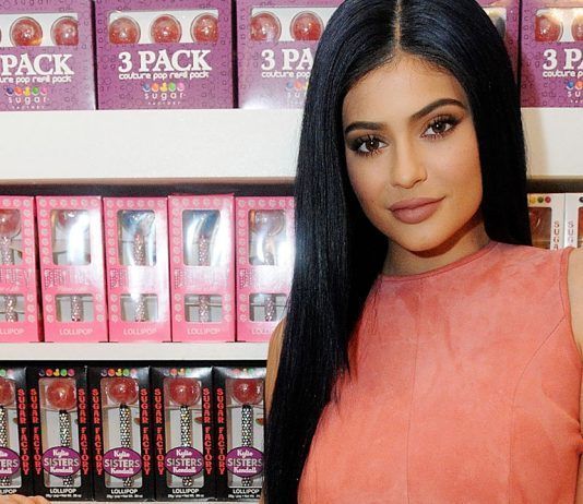 Kylie Cosmetics envuelta en conflicto por producto de belleza