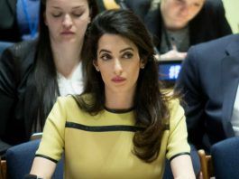 El embarazo de Amal Clooney se llevó la atención en la ONU