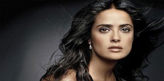Salma Hayek contando su experiencia de su primer beso Salma Hayek