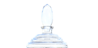 4 trucos prácticos con agua oxigenada para manchas en la piel.