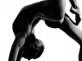 nude yoga