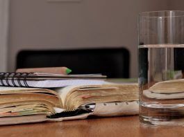 ¿Sabías que si tomas agua de manera correcta podrías adelgazar?