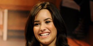 Cantante Demi Lovato inicia el año aceptando su cuerpo como es cantante Demi Lovato