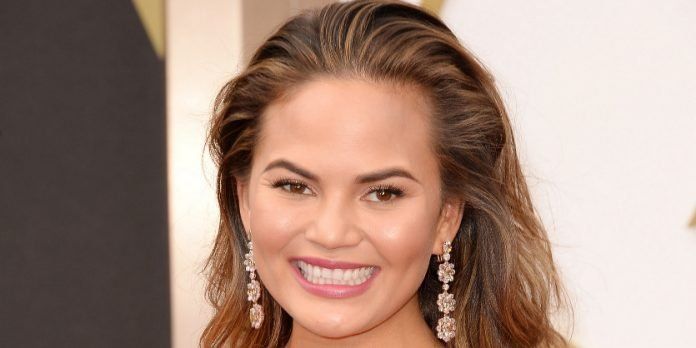 modelo Chrissy Teigen