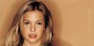 Mandy Moore preocupada