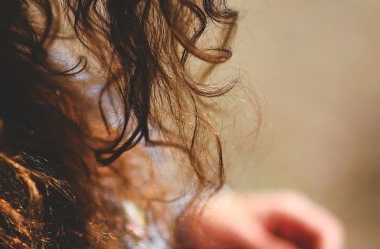 Estrés capilar, ¿Cómo reconocerlo y cómo combatirlo? estrés capilar