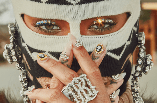 Extravagantes estilismos de Rihanna en el Festival de Coachella extravagantes estilismos