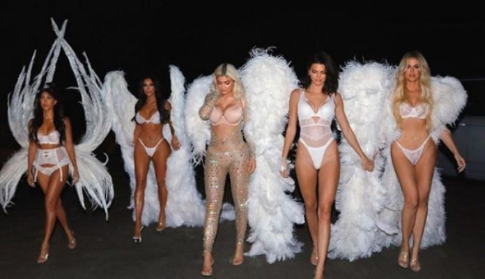 Las famosas se disfrazaron en Halloween, y las hermanitas Kardashian no pasaron desapercibidas