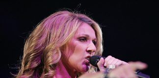 Céline Dion le tocó
