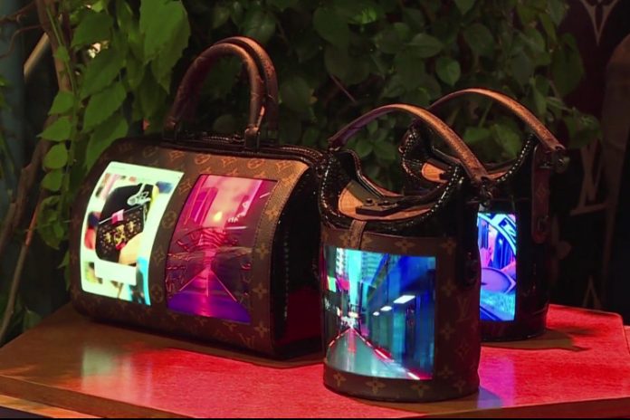 Los bolsos con pantallas